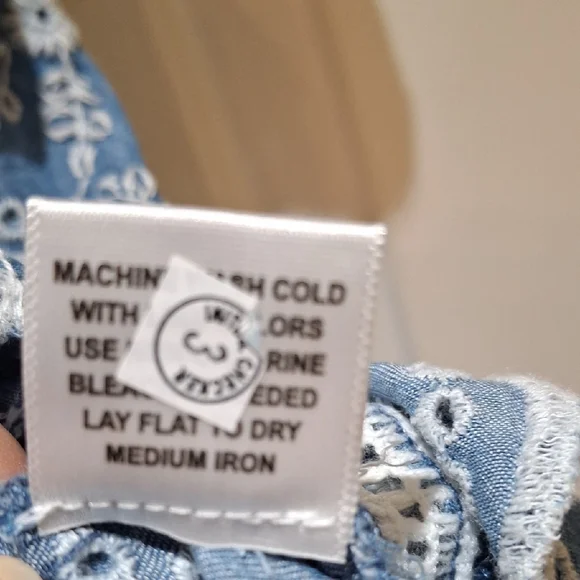 Nwt Jennifer & Grace Blue Embroidered Short Sleeve Top - Picture 8 of 8